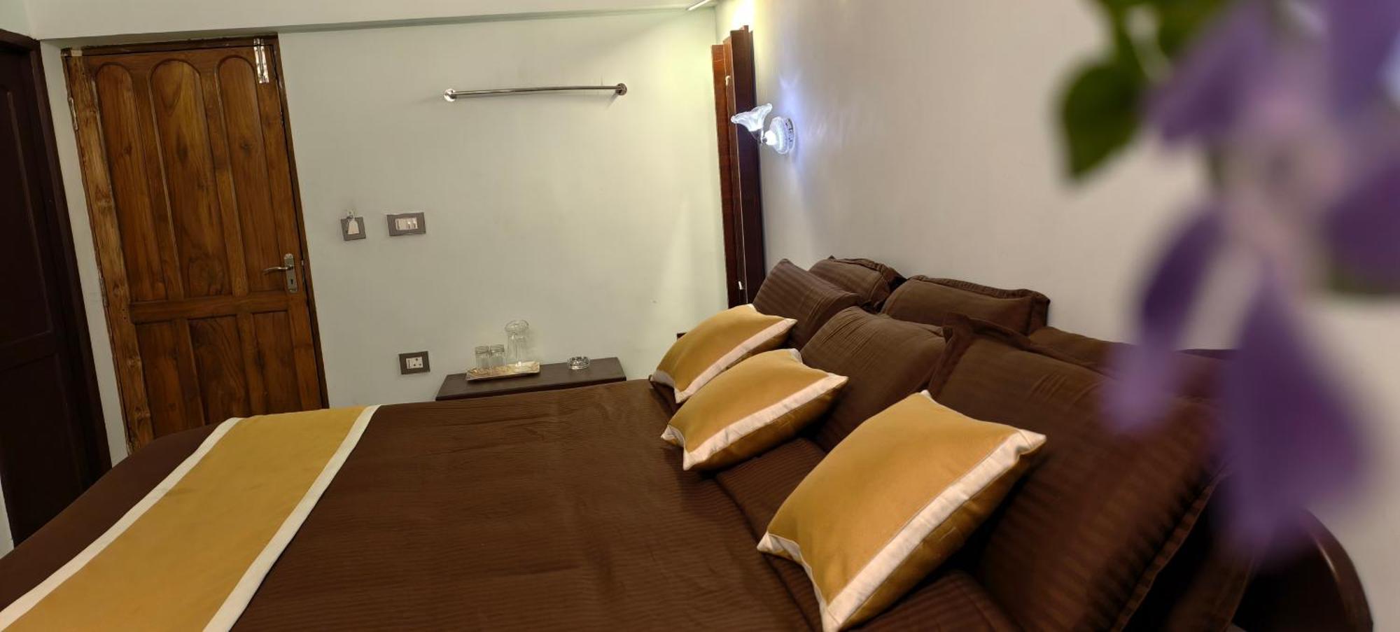 Ponmurugan Residency Кодайканал Экстерьер фото
